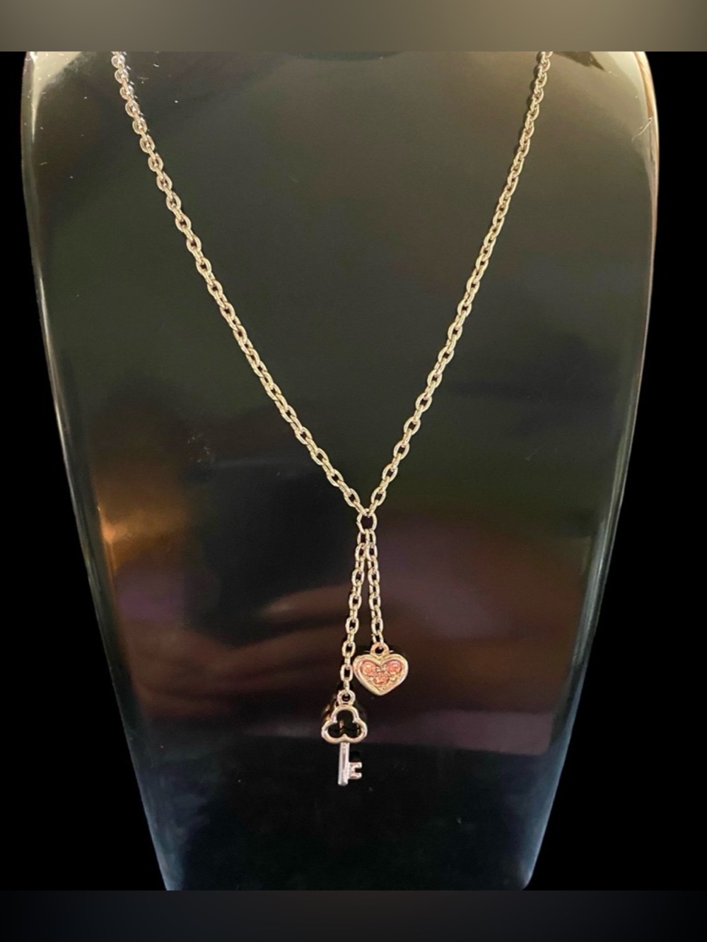 Nina Ricci Vintage necklace pendant key and heart NWT 16-18”